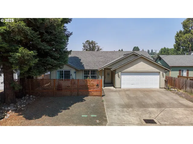 $325,000 | 120 Southeast Edwards Street, Winston, OR 97496