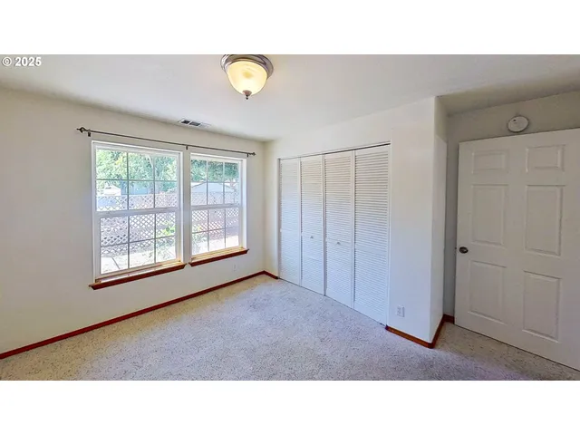 $325,000 | 120 Southeast Edwards Street, Winston, OR 97496