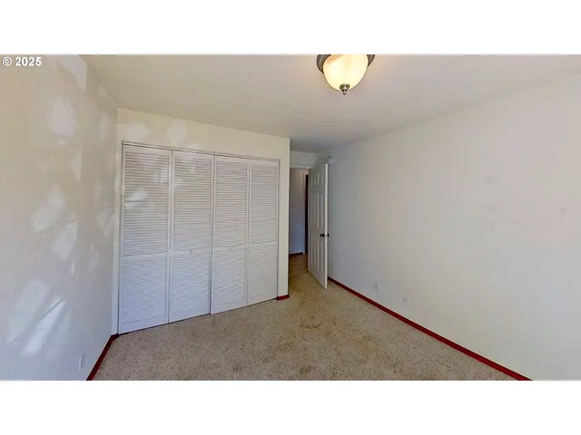 $325,000 | 120 Southeast Edwards Street, Winston, OR 97496