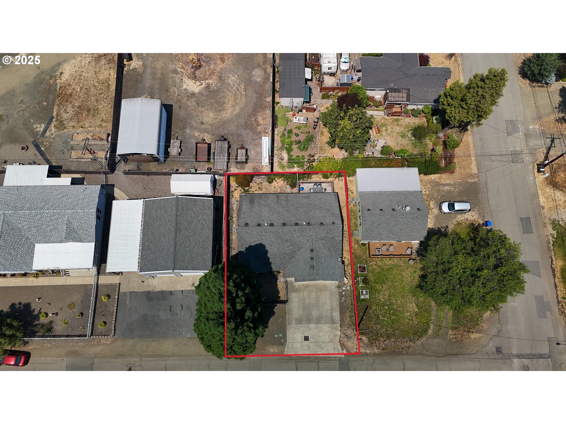 120 Southeast Edwards Street Winston, OR 97496 - Photo 4 of 19