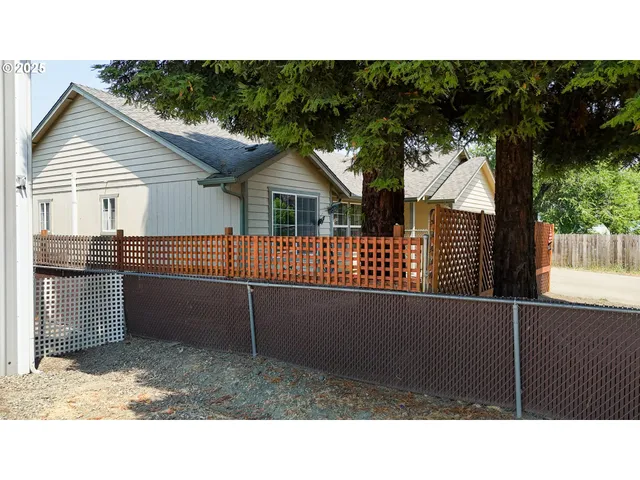 $325,000 | 120 Southeast Edwards Street, Winston, OR 97496
