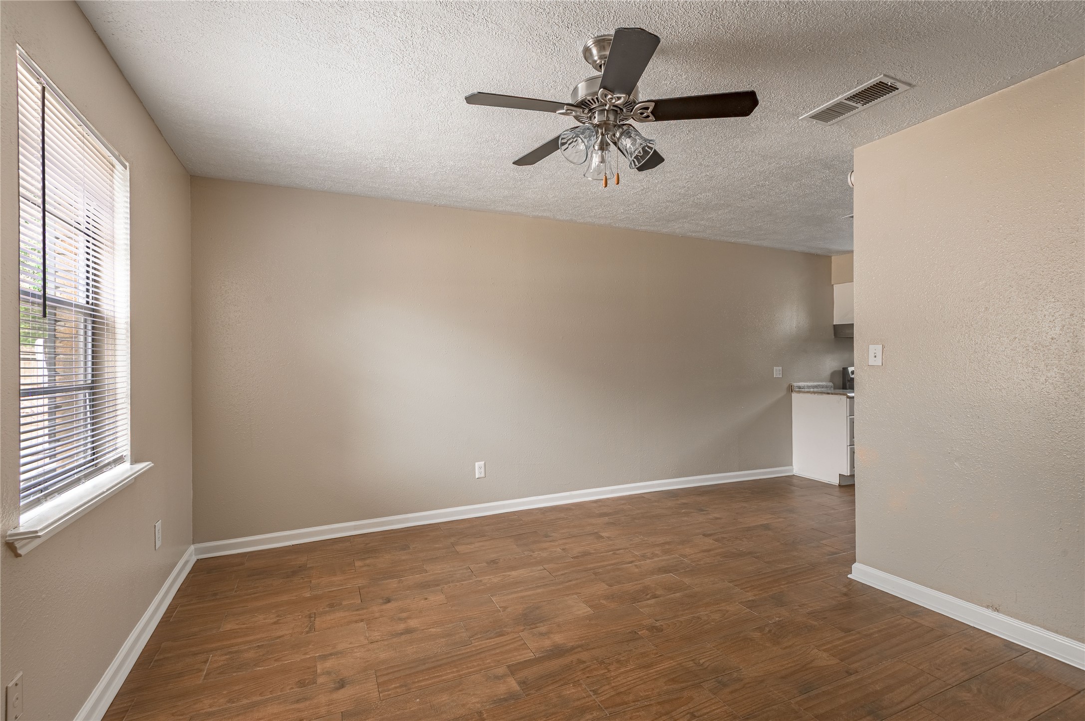 760 Cline Street, Unit 14 Huntsville, TX 77340 - Photo 3 of 17