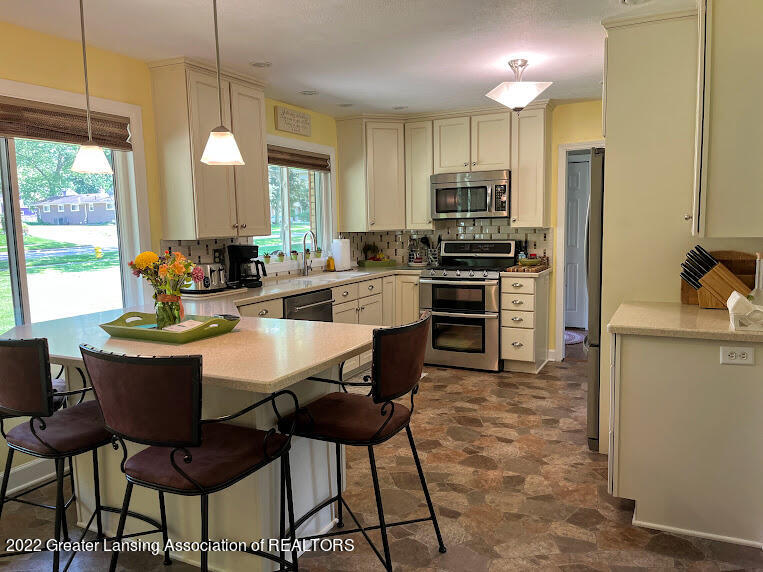 800 Riverside Drive Portland, MI 48875 - Photo 13 of 52 IMG_1548