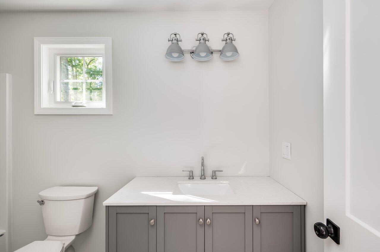 200 Shore Road Cape Neddick, ME 03902 - Photo 22 of 35 17