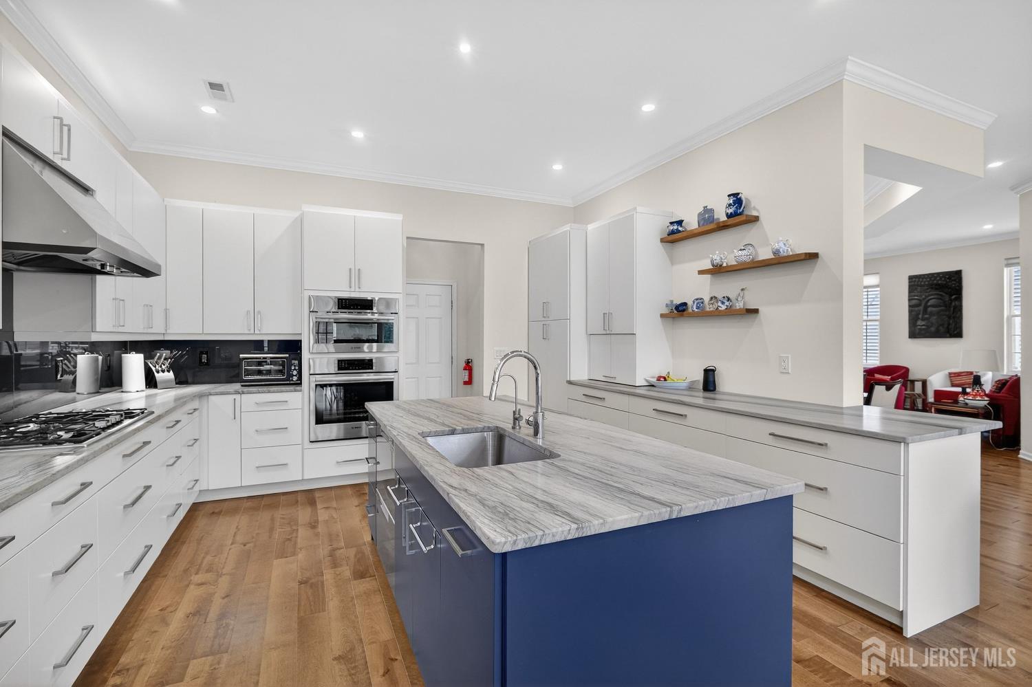 6 Inverness Drive Kendall Park, NJ 08824 - Photo 15 of 35