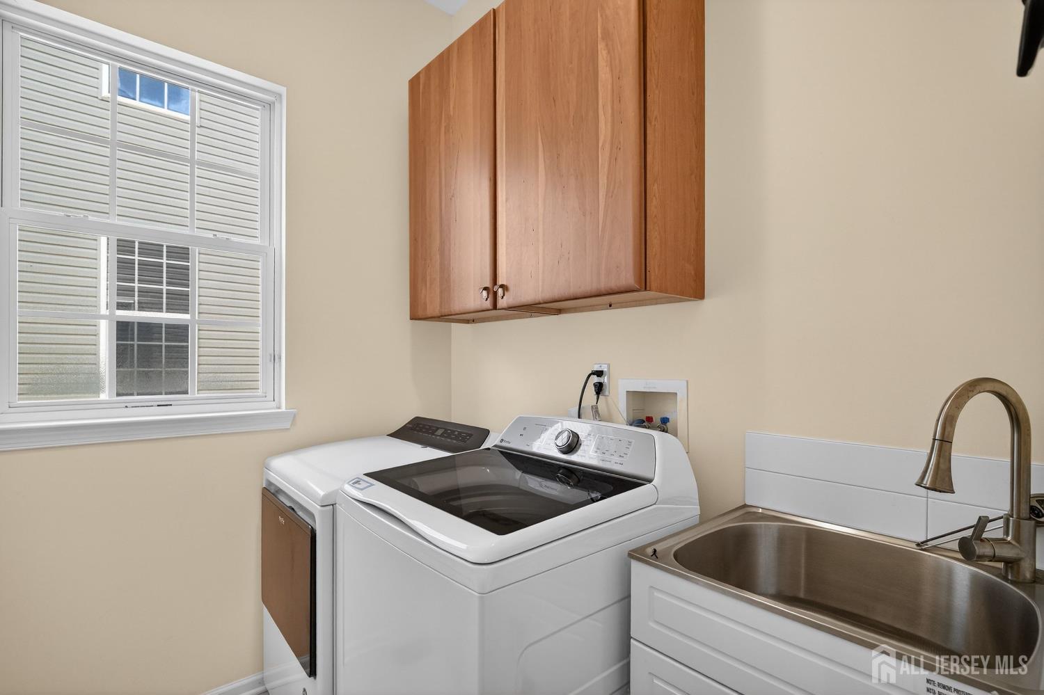 6 Inverness Drive Kendall Park, NJ 08824 - Photo 28 of 35