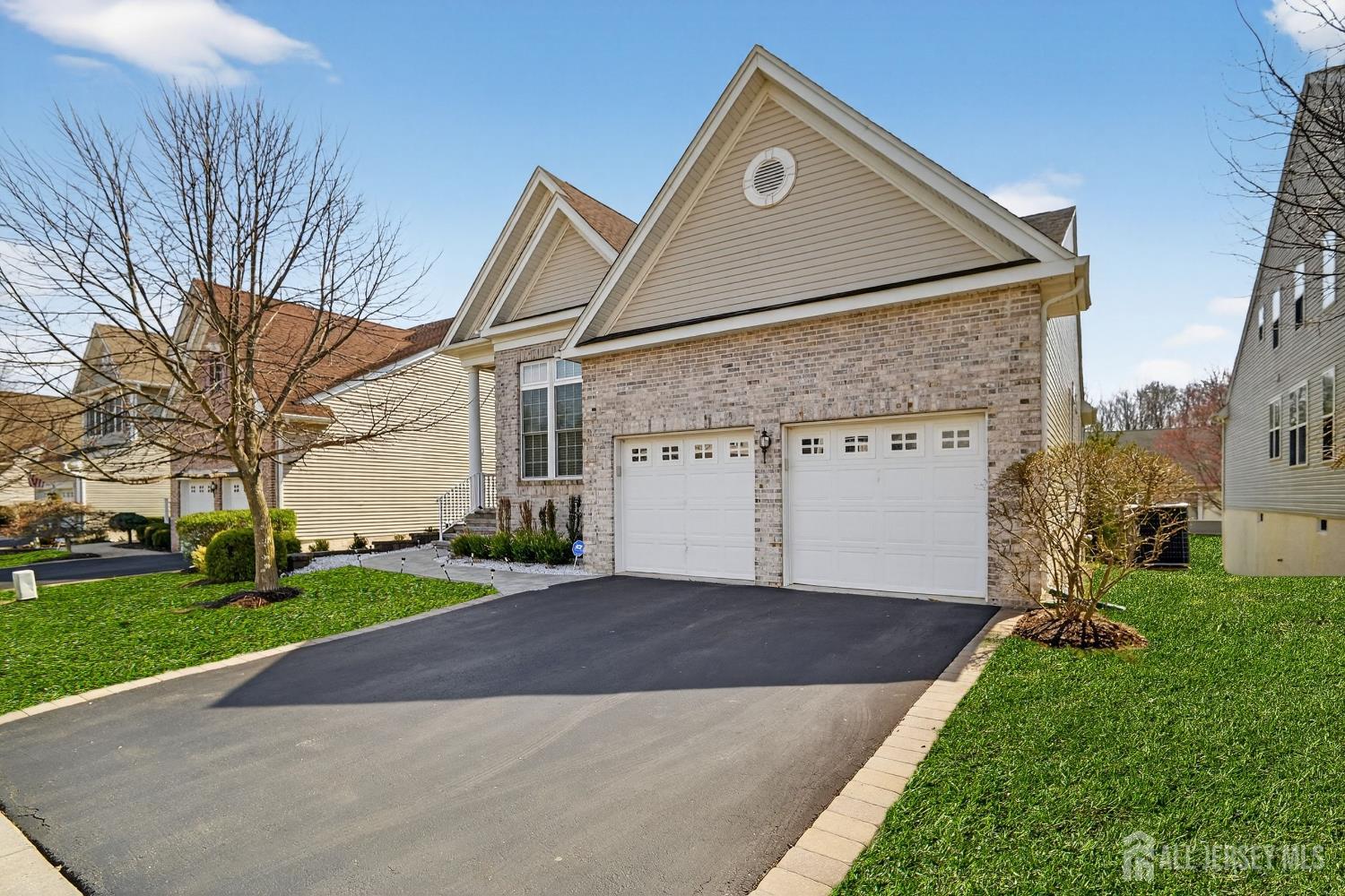 6 Inverness Drive Kendall Park, NJ 08824 - Photo 3 of 35