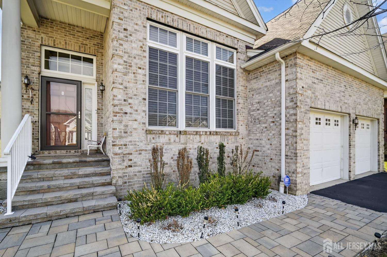 6 Inverness Drive Kendall Park, NJ 08824 - Photo 4 of 35