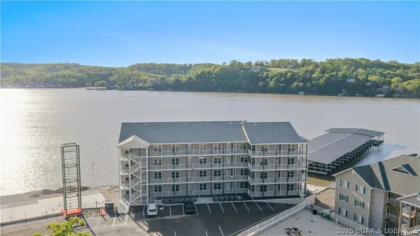 $549,000 | 290 Plaza Bch Drive, Unit 5A, Camdenton, MO 65020