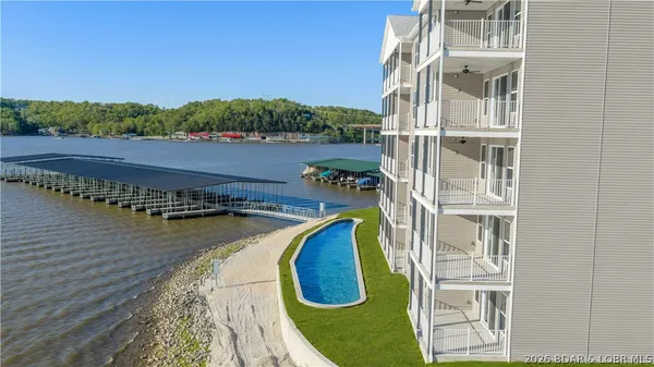$549,000 | 290 Plaza Bch Drive, Unit 5A, Camdenton, MO 65020