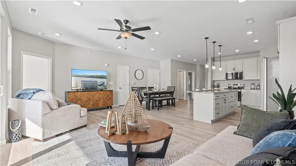 $549,000 | 290 Plaza Bch Drive, Unit 5A, Camdenton, MO 65020