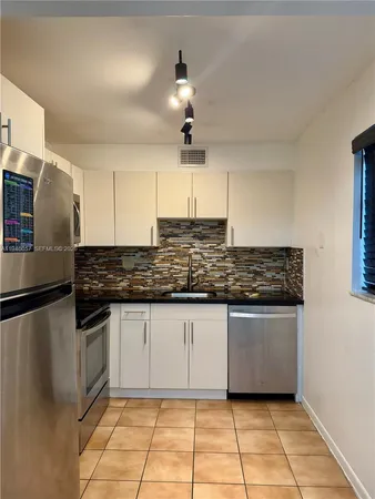 $2,000 | 9920 Northwest 68th Place, Unit 110, Tamarac, FL 33321