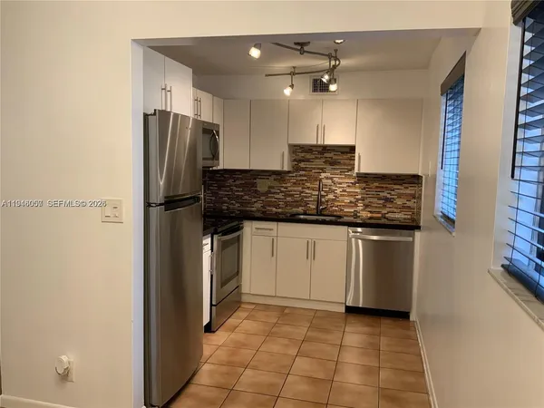 $2,000 | 9920 Northwest 68th Place, Unit 110, Tamarac, FL 33321