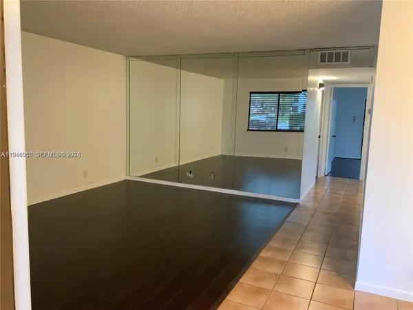 $2,000 | 9920 Northwest 68th Place, Unit 110, Tamarac, FL 33321