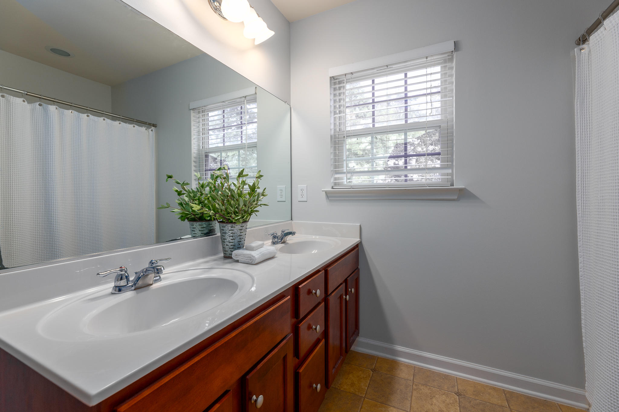 142 Malibu Road Summerville, SC 29483 - Photo 19 of 22 142 Malibu Dr INT (13 of 16)