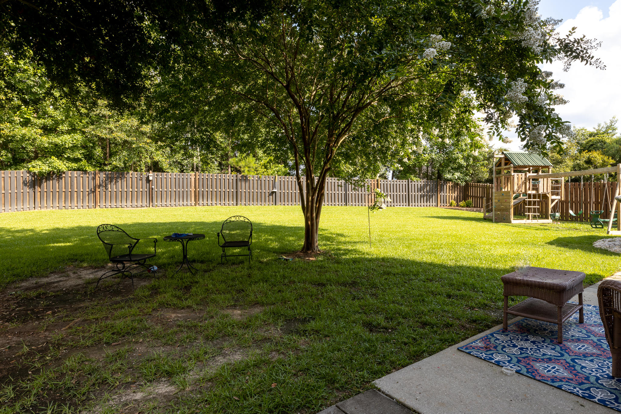 142 Malibu Road Summerville, SC 29483 - Photo 4 of 22 142 Malibu Dr EXT (7 of 14)