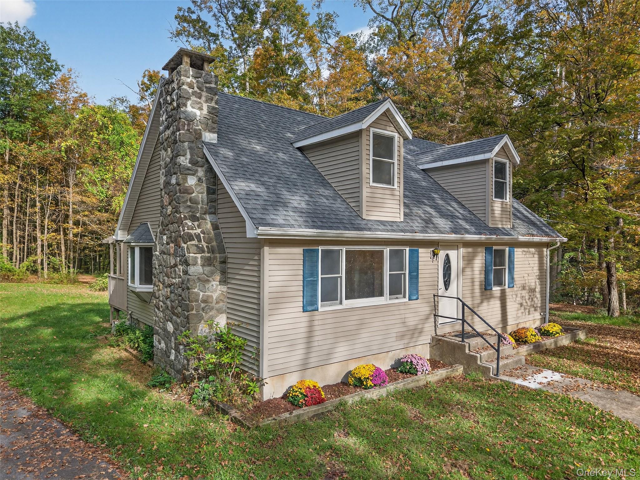 15 Nelson Road Monroe, NY 10950 - Photo 3 of 50 front view of a house with a yard