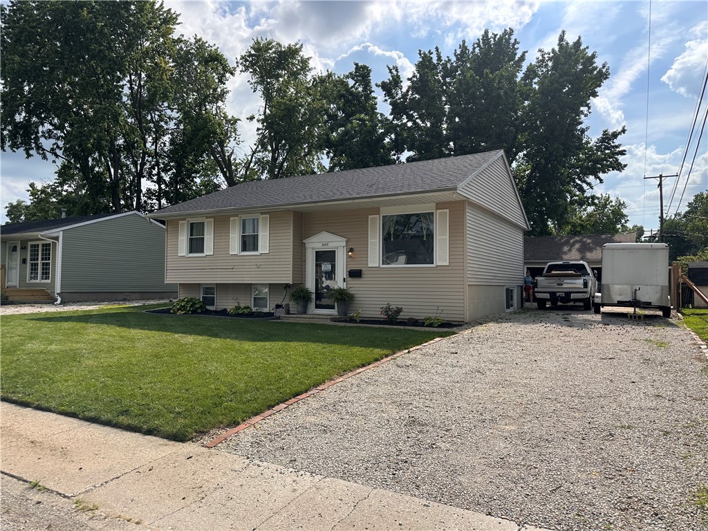 2003 South Richmond Road Decatur, IL 62521 - Photo 1 of 16