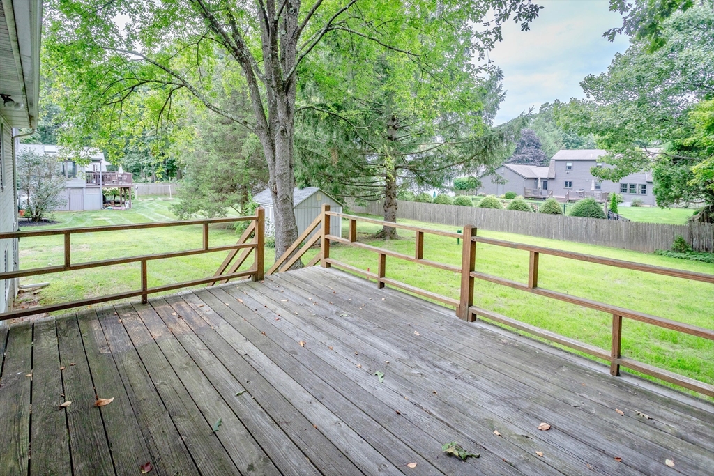 111 Susan Drive Westfield, MA 01085 - Photo 33 of 39