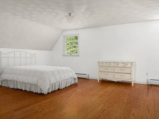 $1,325,000 | 46 North Road, Jamestown, RI 02835