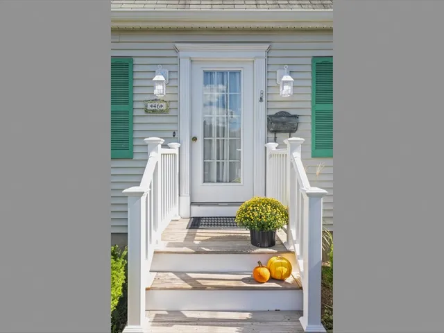 $1,325,000 | 46 North Road, Jamestown, RI 02835