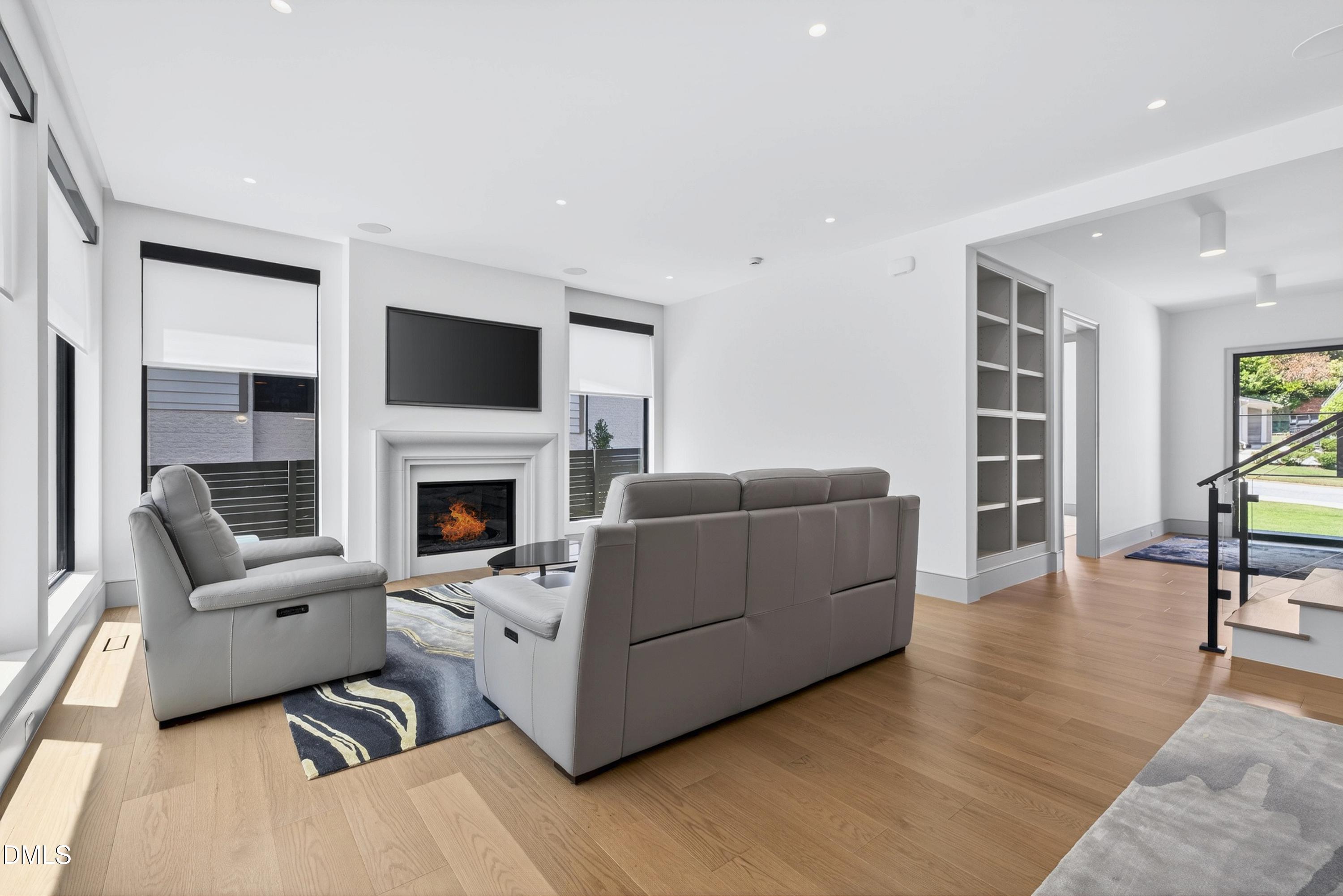 838 Woodburn Road Raleigh, NC 27605 - Photo 18 of 100
