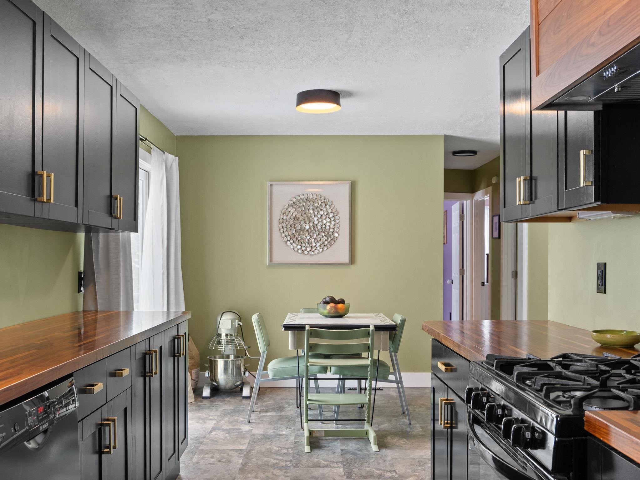 1650 Rasho Road Traverse City, MI 49696 - Photo 8 of 49 1942144-4ef5f722-8f4a-4e0f-a1d6-5c463a3db0be.JPG
