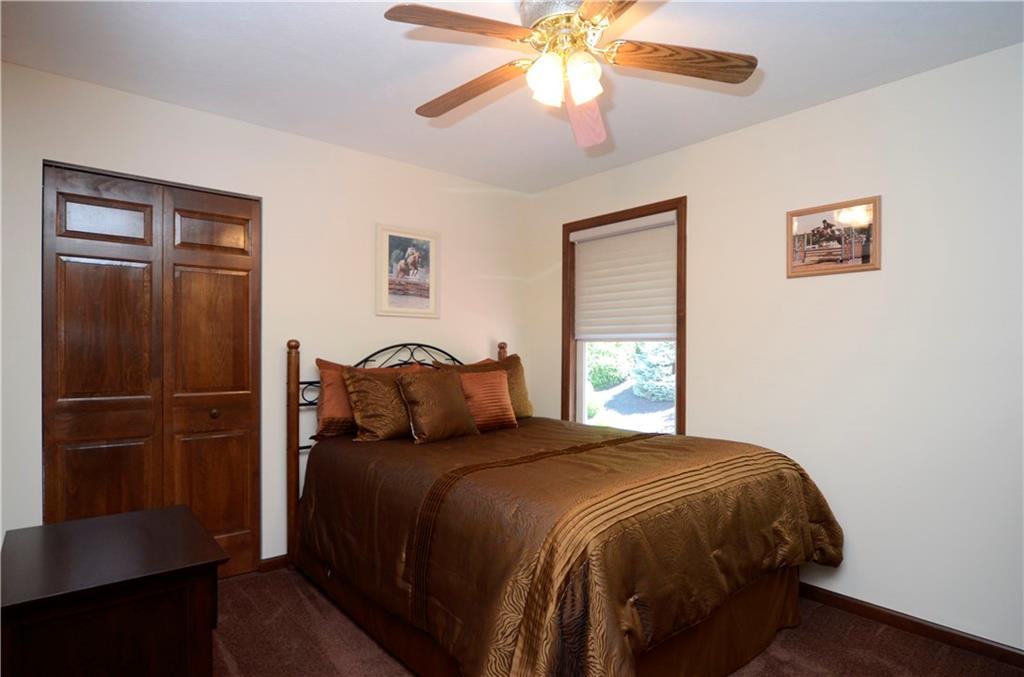 5004 Oak Point Drive McKees Rocks, PA 15136 - Photo 14 of 25