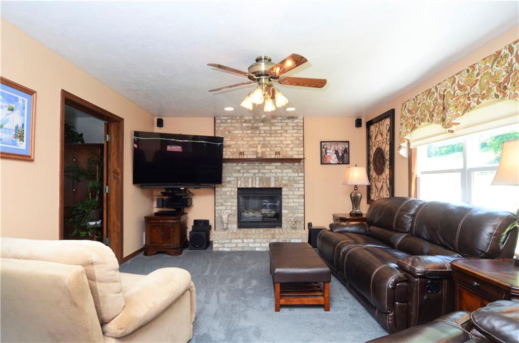 5004 Oak Point Drive McKees Rocks, PA 15136 - Photo 3 of 25
