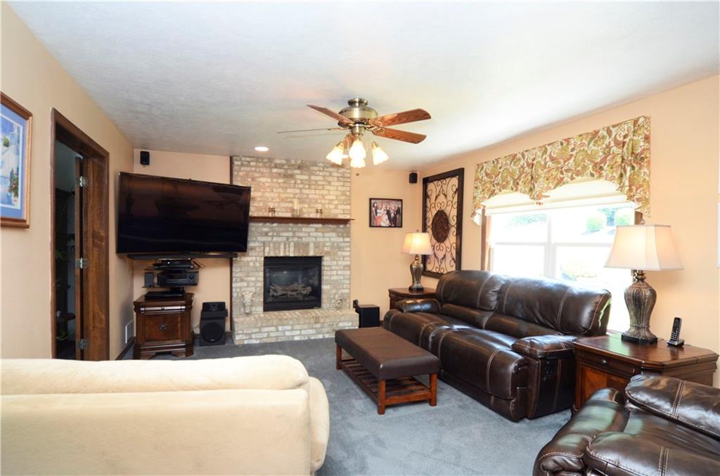 5004 Oak Point Drive McKees Rocks, PA 15136 - Photo 4 of 25