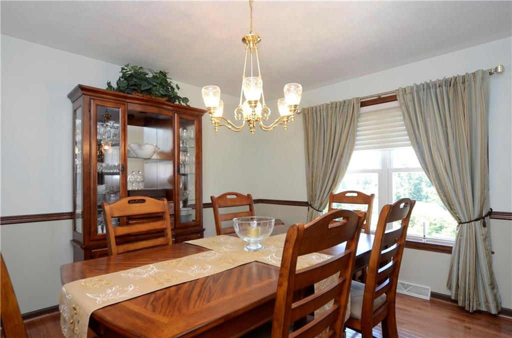 5004 Oak Point Drive McKees Rocks, PA 15136 - Photo 6 of 25