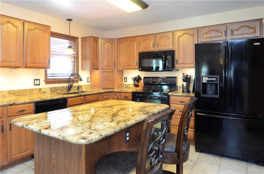 5004 Oak Point Drive McKees Rocks, PA 15136 - Photo 8 of 25