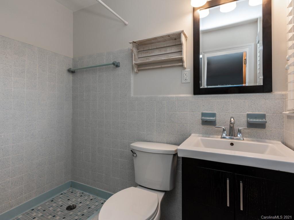 2525 Oakdale Road Charlotte, NC 28216 - Photo 20 of 40