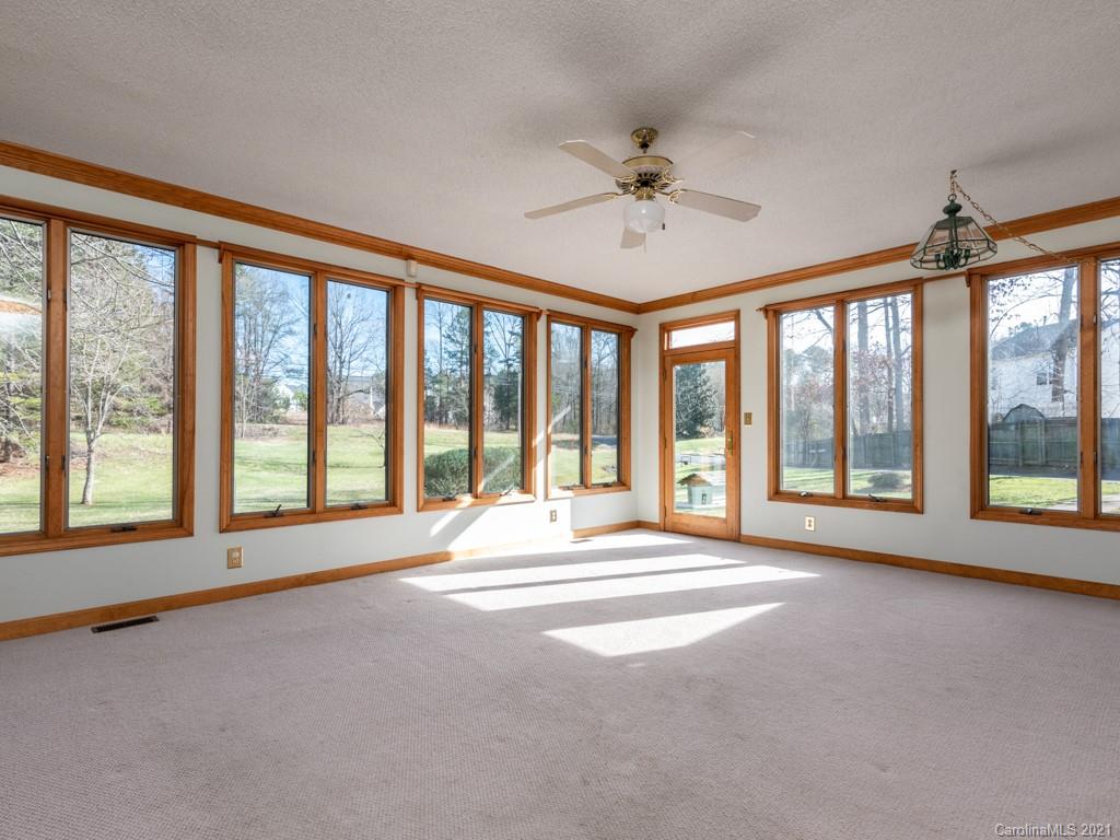 2525 Oakdale Road Charlotte, NC 28216 - Photo 3 of 40