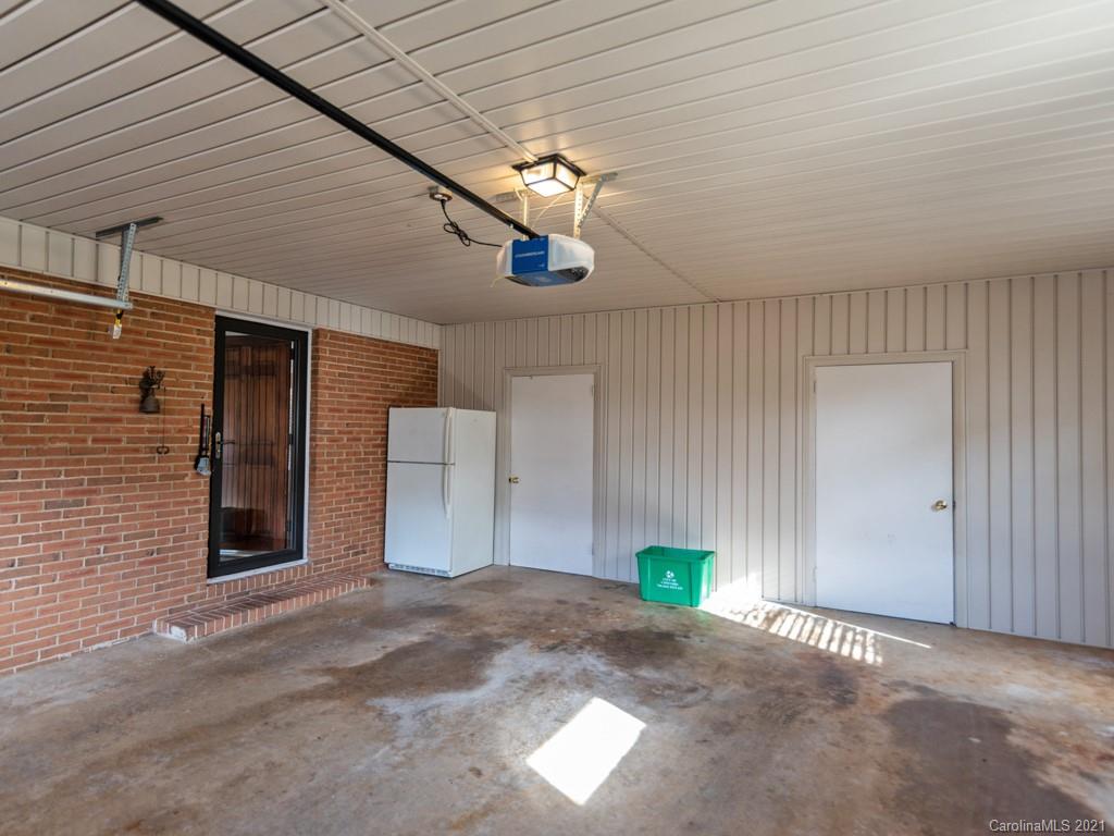 2525 Oakdale Road Charlotte, NC 28216 - Photo 21 of 40