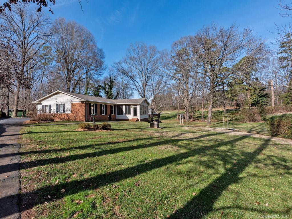 2525 Oakdale Road Charlotte, NC 28216 - Photo 23 of 40