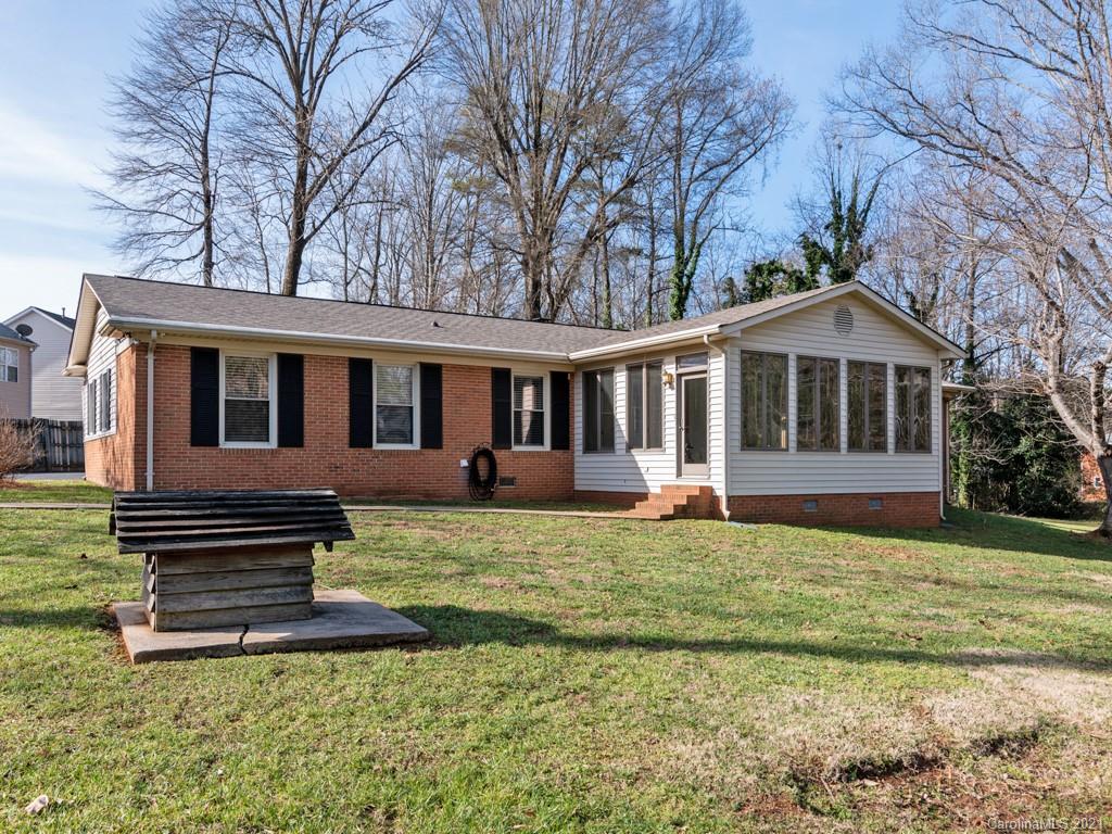 2525 Oakdale Road Charlotte, NC 28216 - Photo 25 of 40