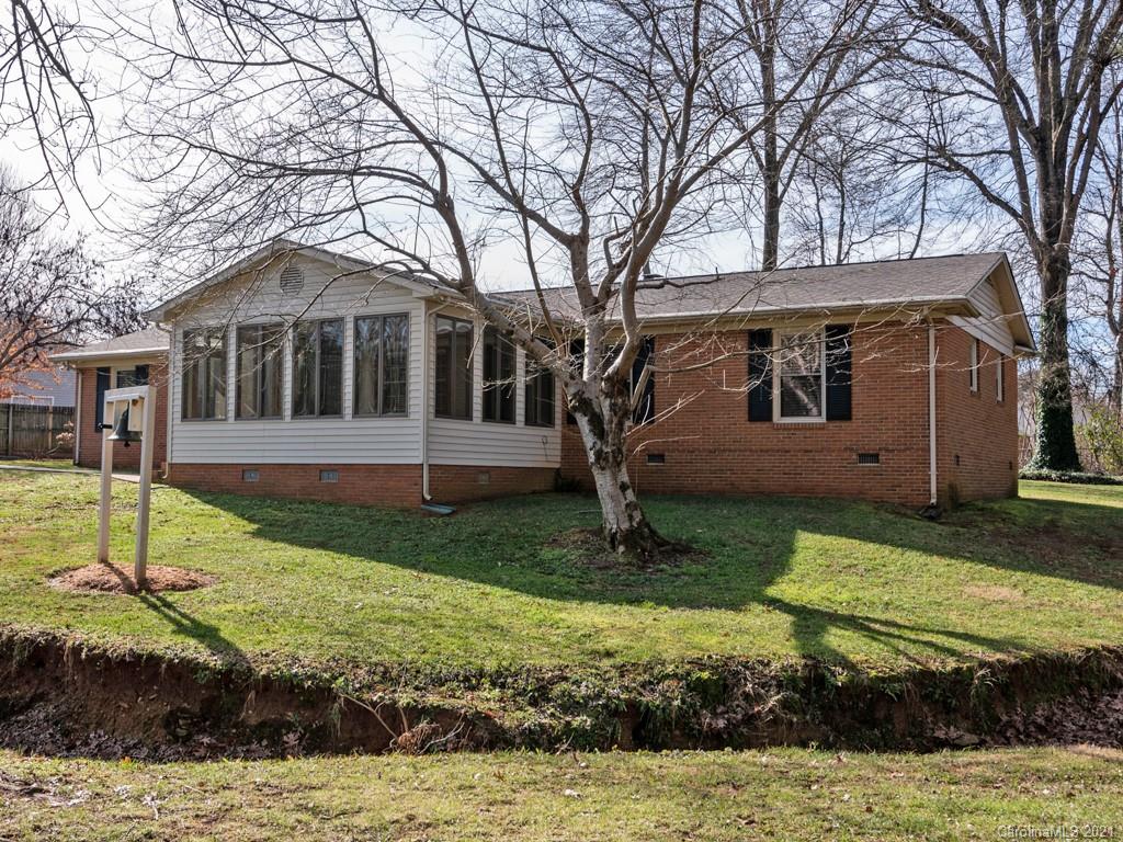 2525 Oakdale Road Charlotte, NC 28216 - Photo 28 of 40