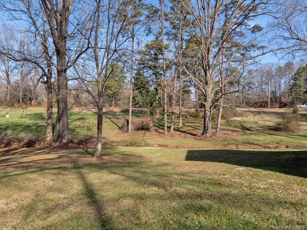 2525 Oakdale Road Charlotte, NC 28216 - Photo 34 of 40