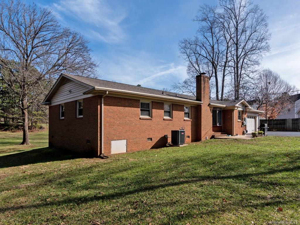 2525 Oakdale Road Charlotte, NC 28216 - Photo 35 of 40