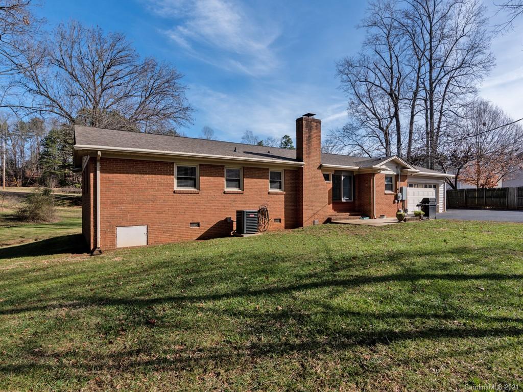 2525 Oakdale Road Charlotte, NC 28216 - Photo 36 of 40