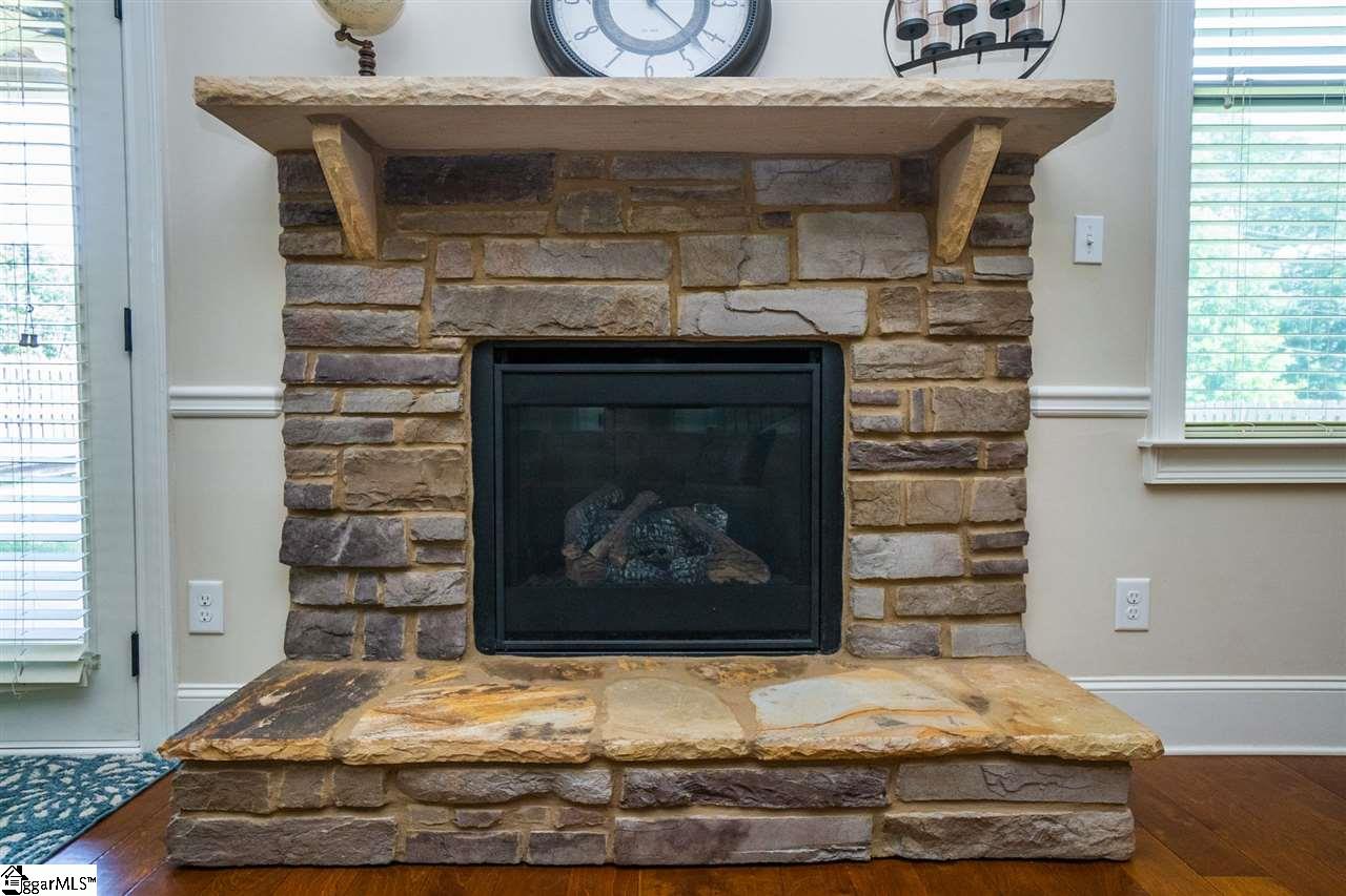 220 Sunnybrook Lane Greer, SC 29650 - Photo 7 of 31