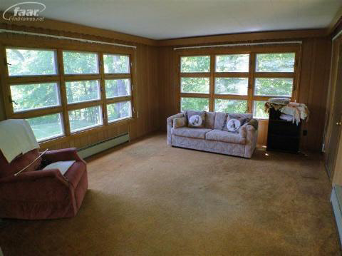 7106 Brewer Road Flint, MI 48507 - Photo 5 of 14 20166730-4.JPG