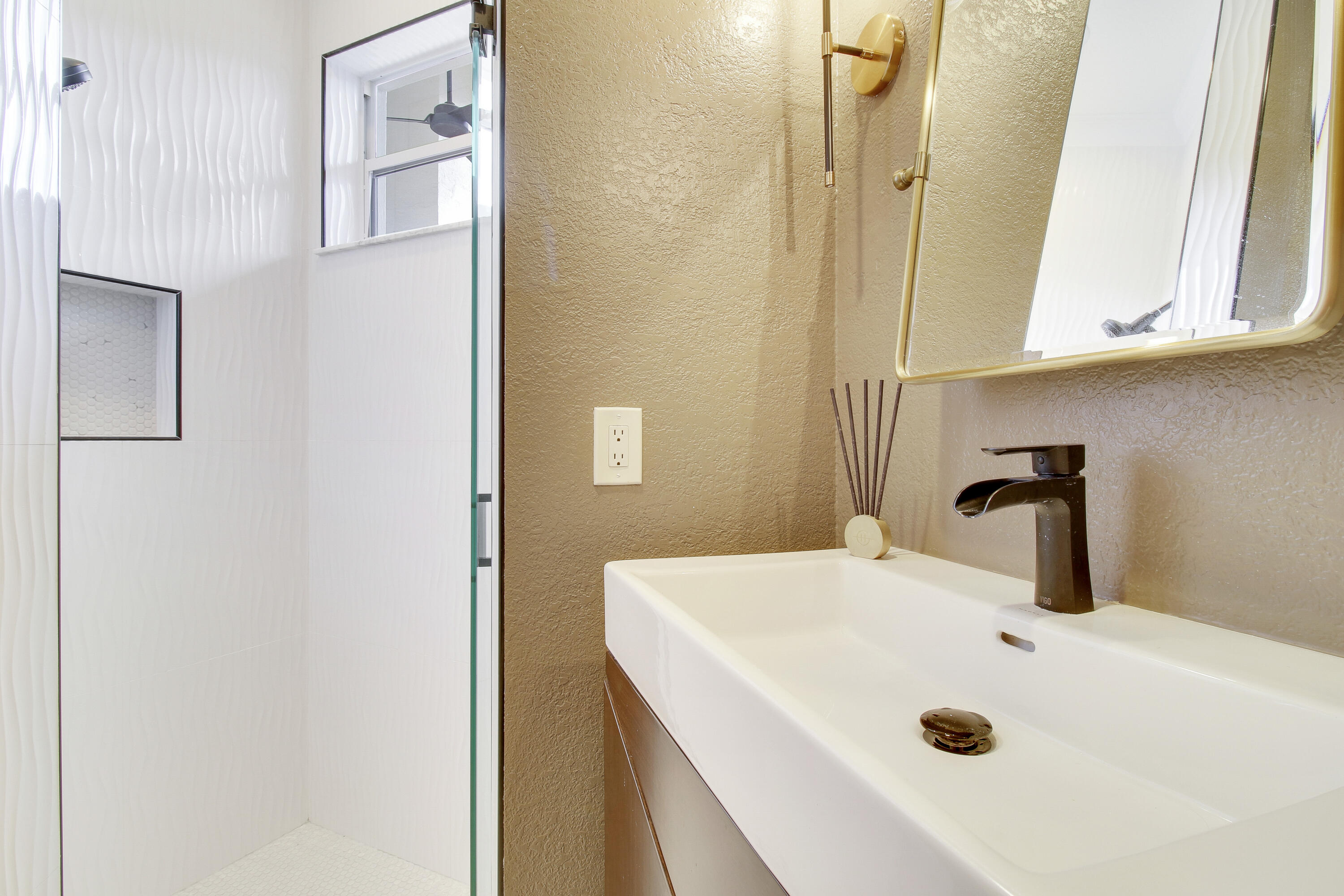 7606 La Corniche Circle Boca Raton, FL 33433 - Photo 34 of 49 Third Full Bath-1