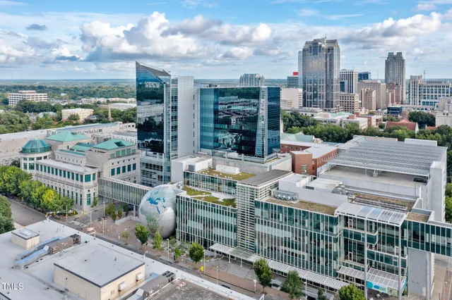 $2,000 | 700 Bishops Park Drive, Unit 102, Raleigh, NC 27605