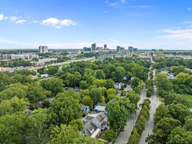 $2,000 | 700 Bishops Park Drive, Unit 102, Raleigh, NC 27605