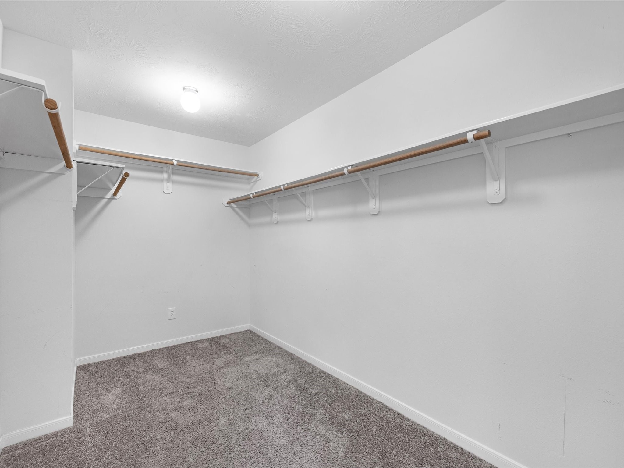 38 Palmero Way Manvel, TX 77578 - Photo 26 of 43 a view of an empty walk in closet