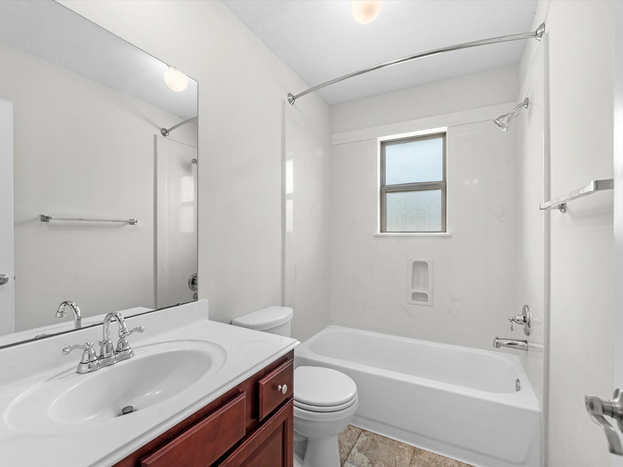 38 Palmero Way Manvel, TX 77578 - Photo 31 of 43 a bathroom with a sink toilet and bathtub