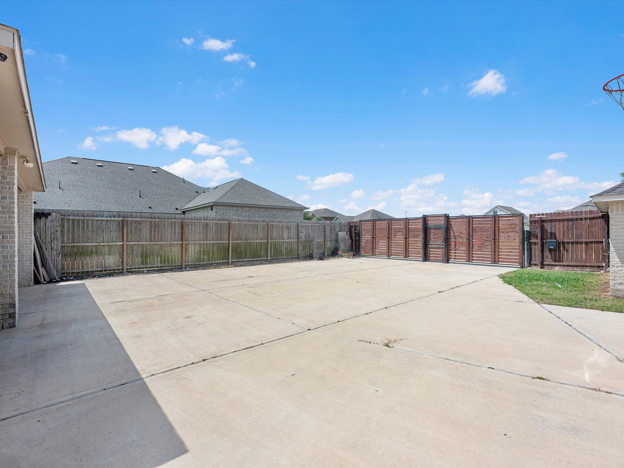 38 Palmero Way Manvel, TX 77578 - Photo 35 of 43 a view of a backyard
