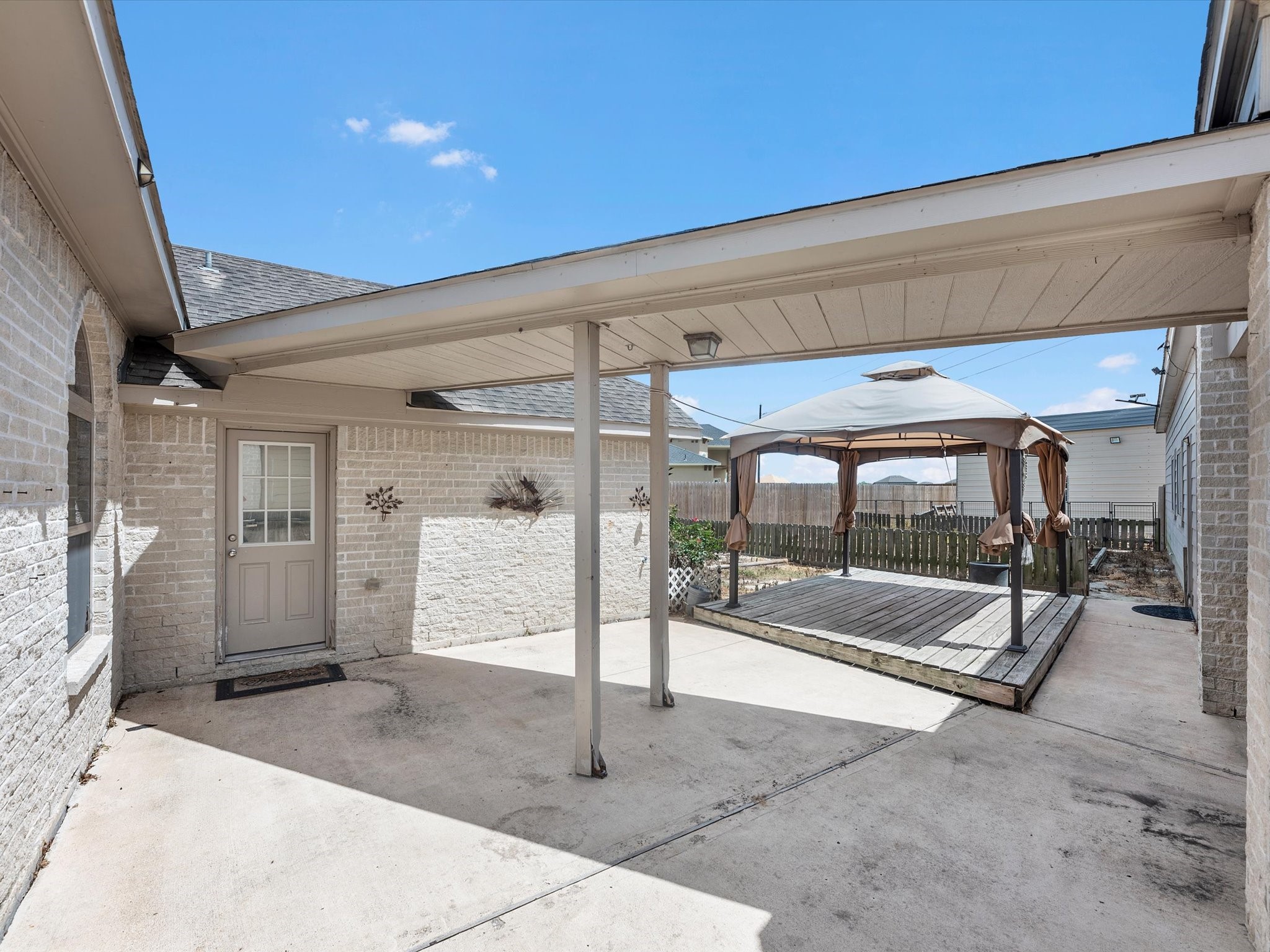 38 Palmero Way Manvel, TX 77578 - Photo 39 of 43 a view of a porch